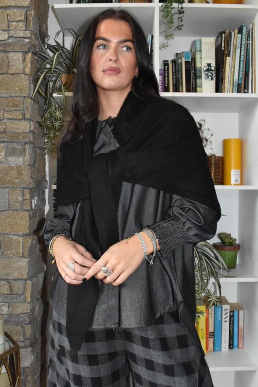 Nora Knit Shawl Black